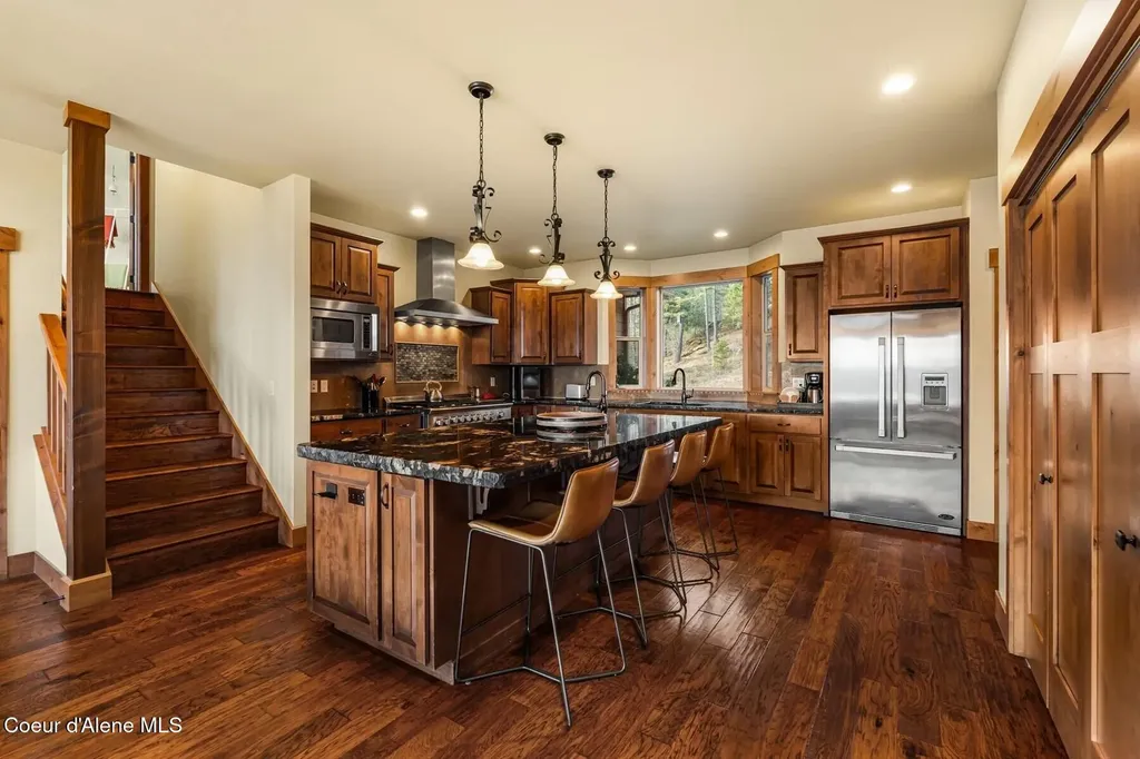 729 Delaney Drive Sagle ID 83860