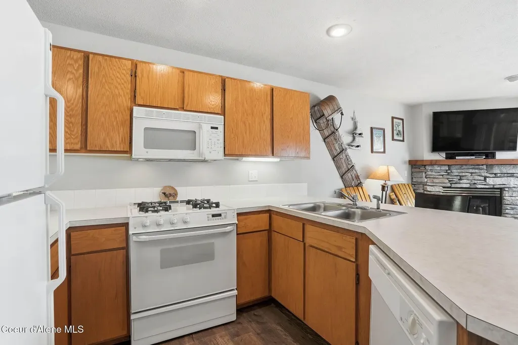 22 Chapel Court, Unit 201 Sandpoint ID 83864