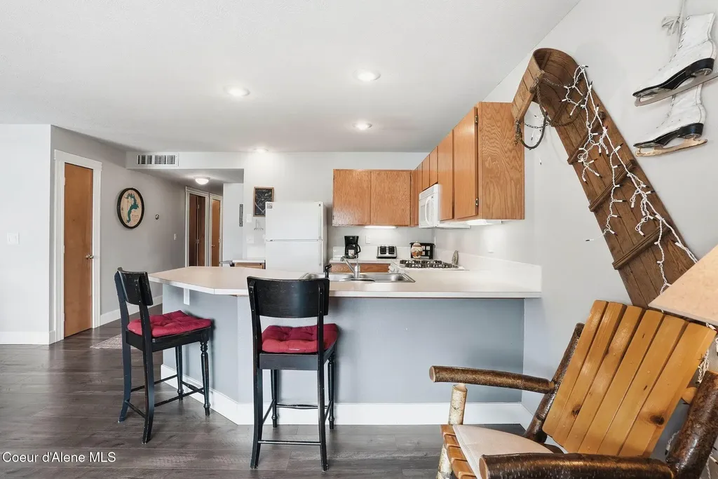 22 Chapel Court, Unit 201 Sandpoint ID 83864