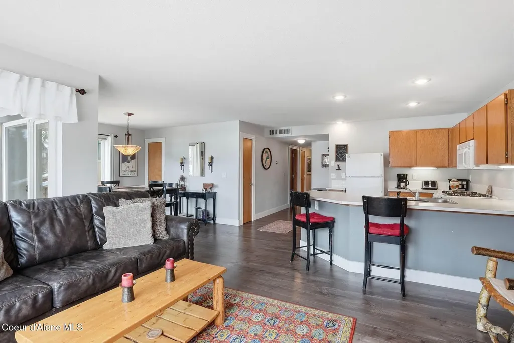 22 Chapel Court, Unit 201 Sandpoint ID 83864