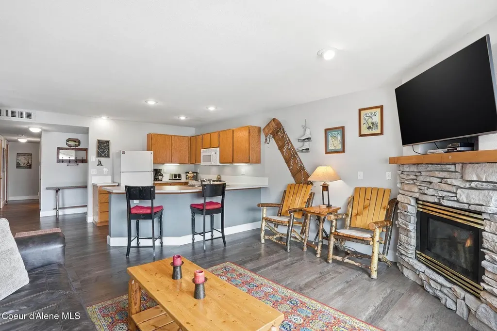 22 Chapel Court, Unit 201 Sandpoint ID 83864