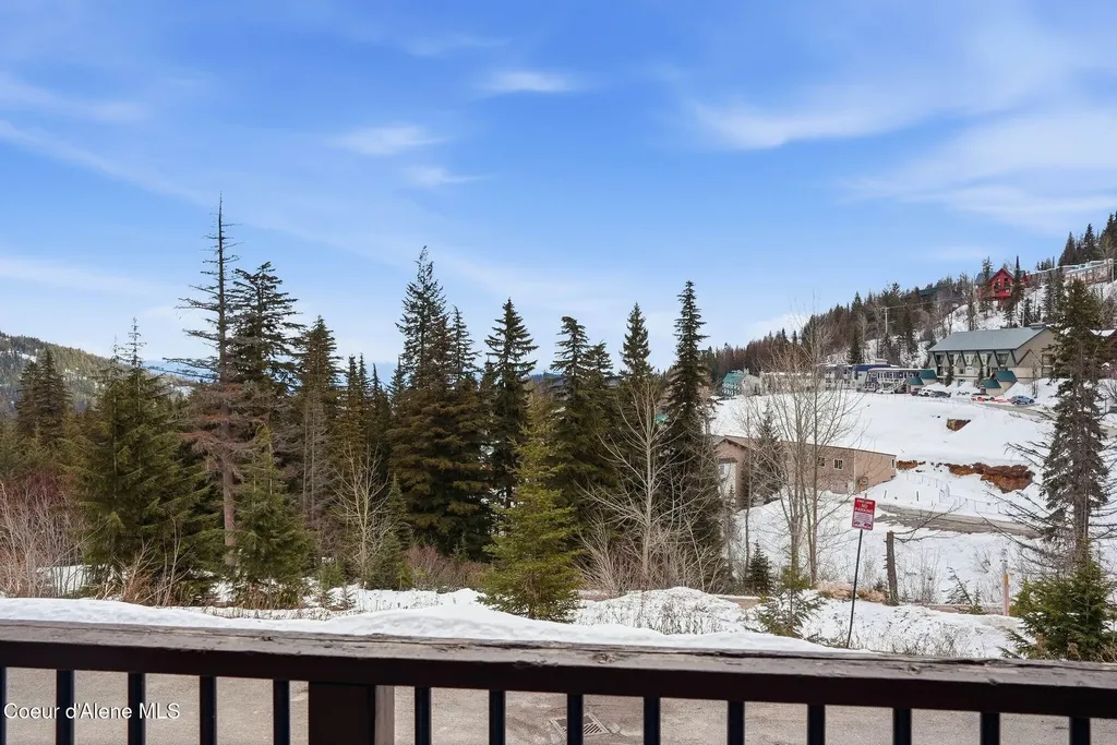 22 Chapel Court, Unit 201 Sandpoint ID 83864