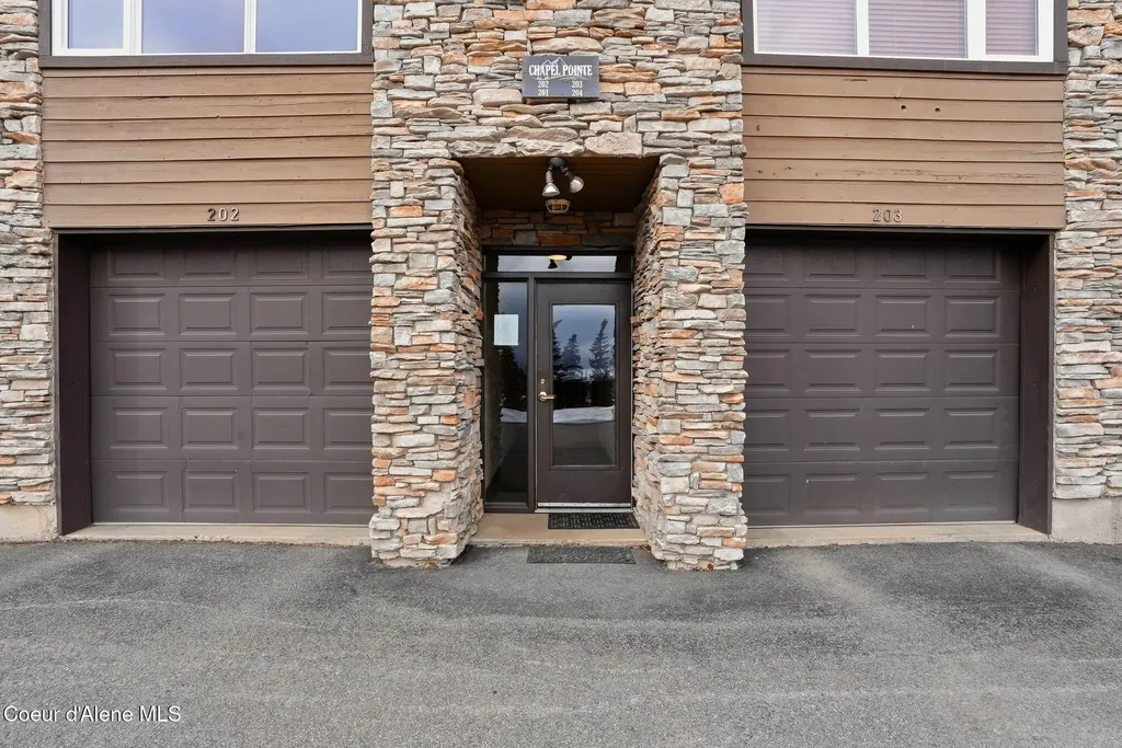 22 Chapel Court, Unit 201 Sandpoint ID 83864
