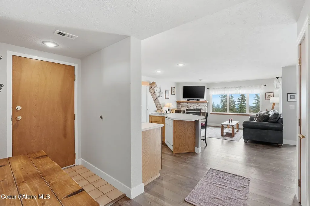 22 Chapel Court, Unit 201 Sandpoint ID 83864
