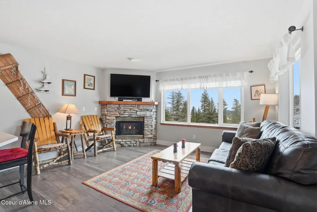 22 Chapel Court, Unit 201 Sandpoint ID 83864
