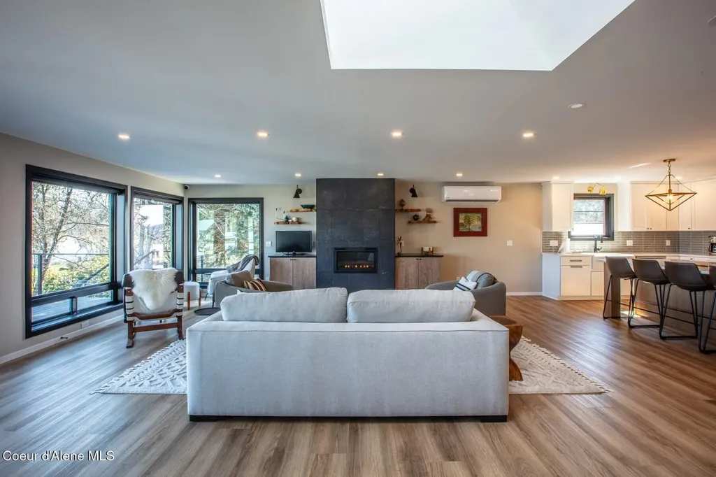 475 Campbell Point Road Laclede ID 83841