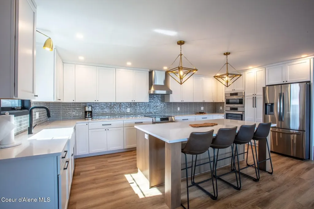 475 Campbell Point Road Laclede ID 83841