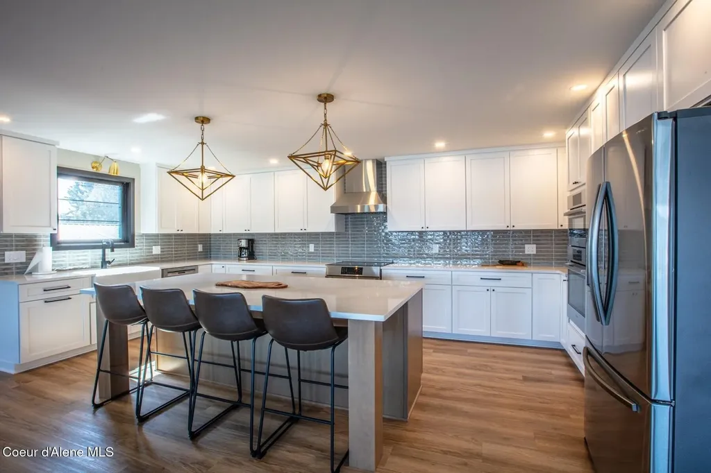 475 Campbell Point Road Laclede ID 83841