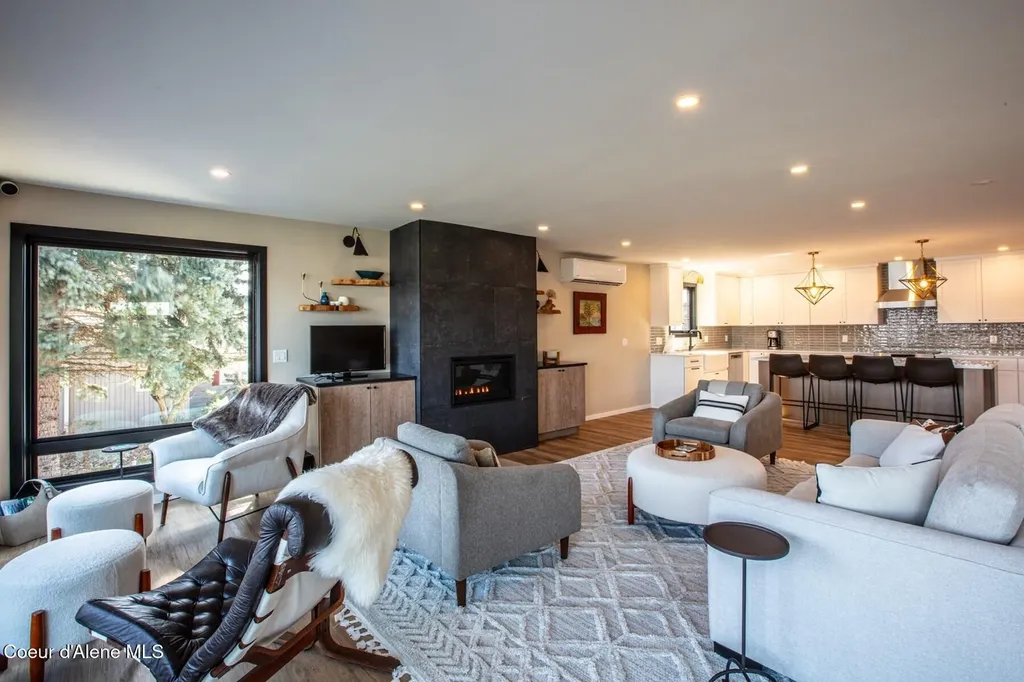 475 Campbell Point Road Laclede ID 83841