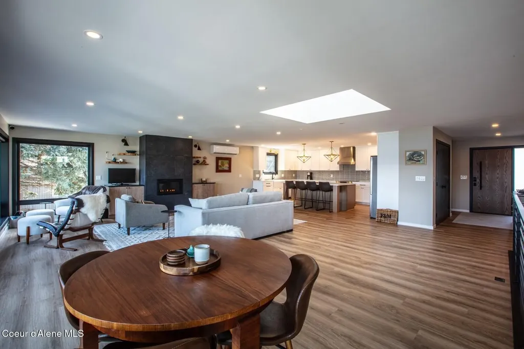 475 Campbell Point Road Laclede ID 83841