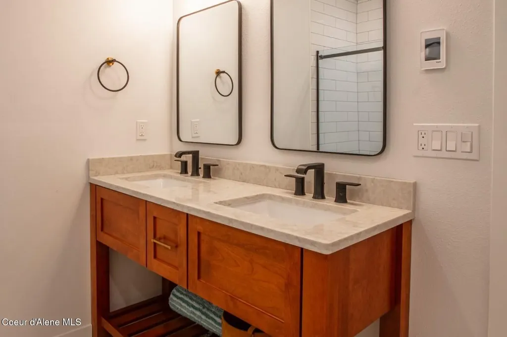 475 Campbell Point Road Laclede ID 83841