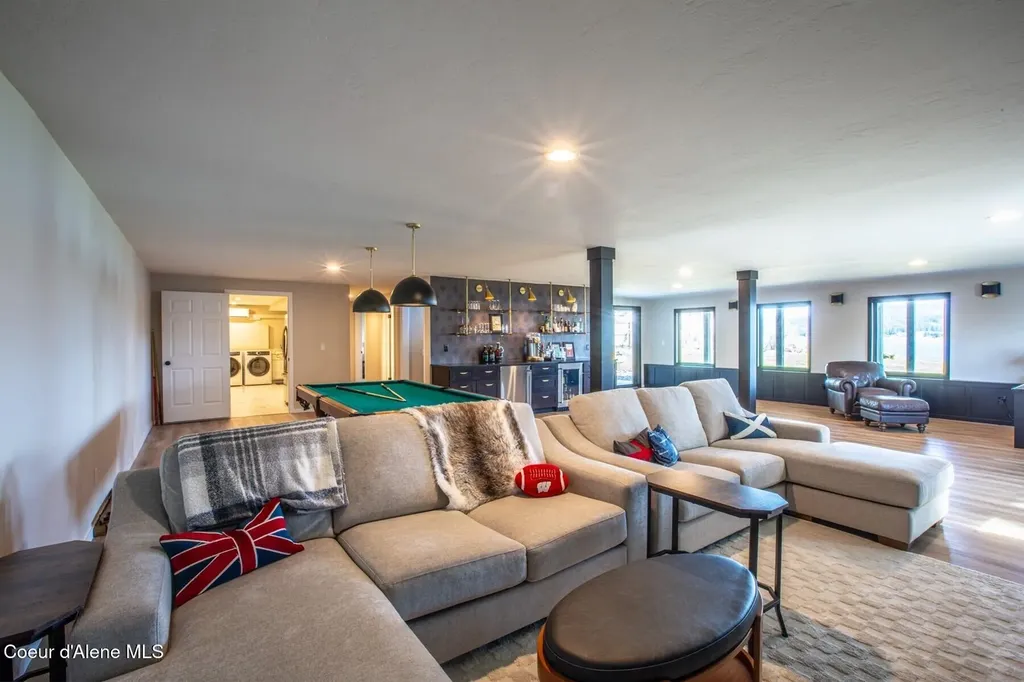475 Campbell Point Road Laclede ID 83841
