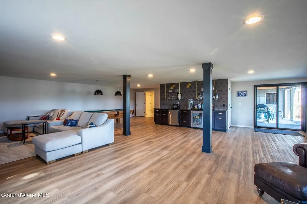 475 Campbell Point Road Laclede ID 83841