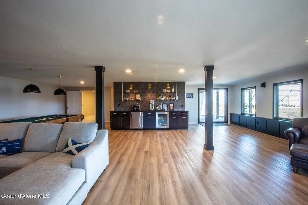 475 Campbell Point Road Laclede ID 83841