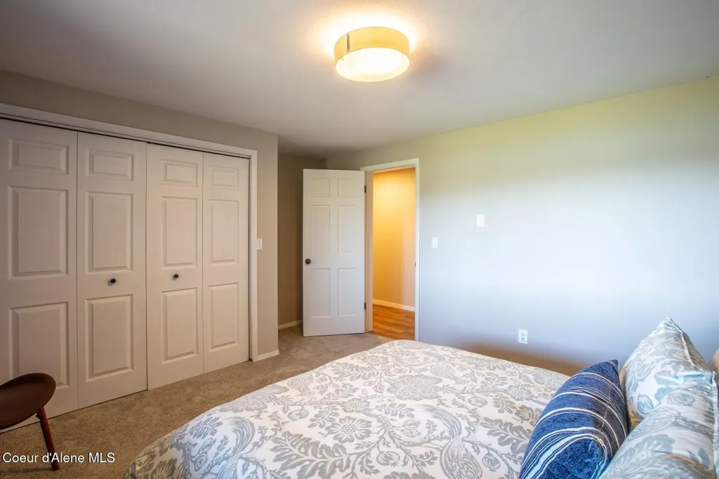 475 Campbell Point Road Laclede ID 83841