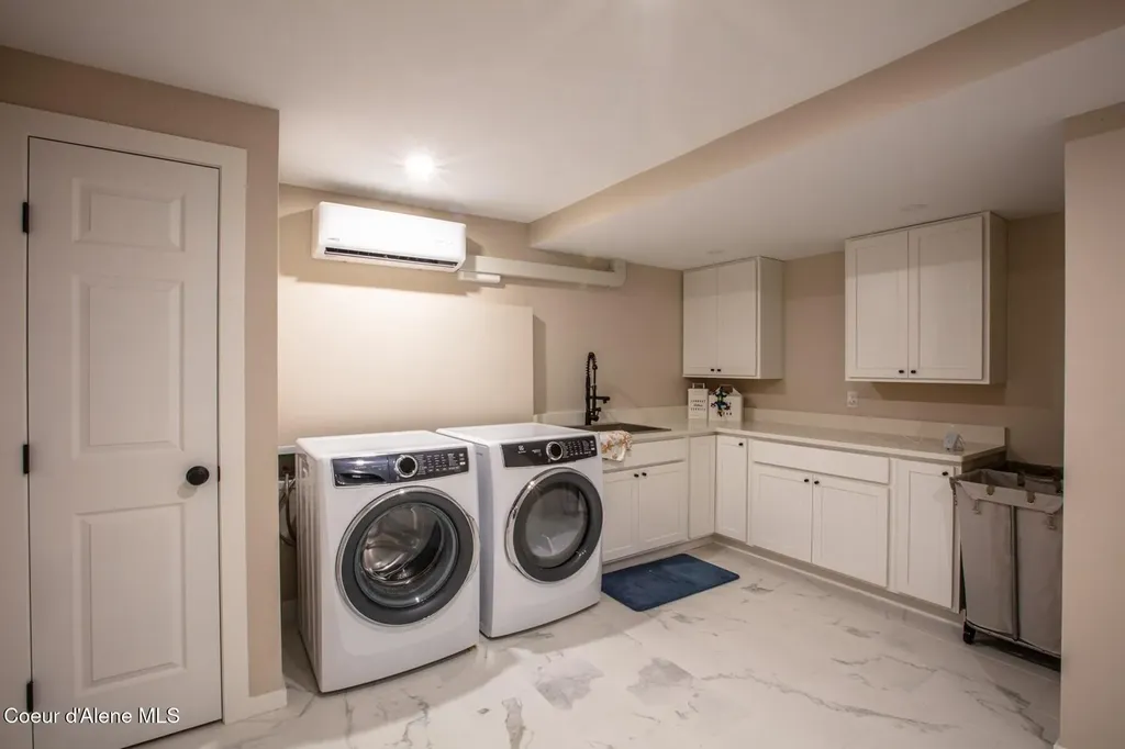 475 Campbell Point Road Laclede ID 83841
