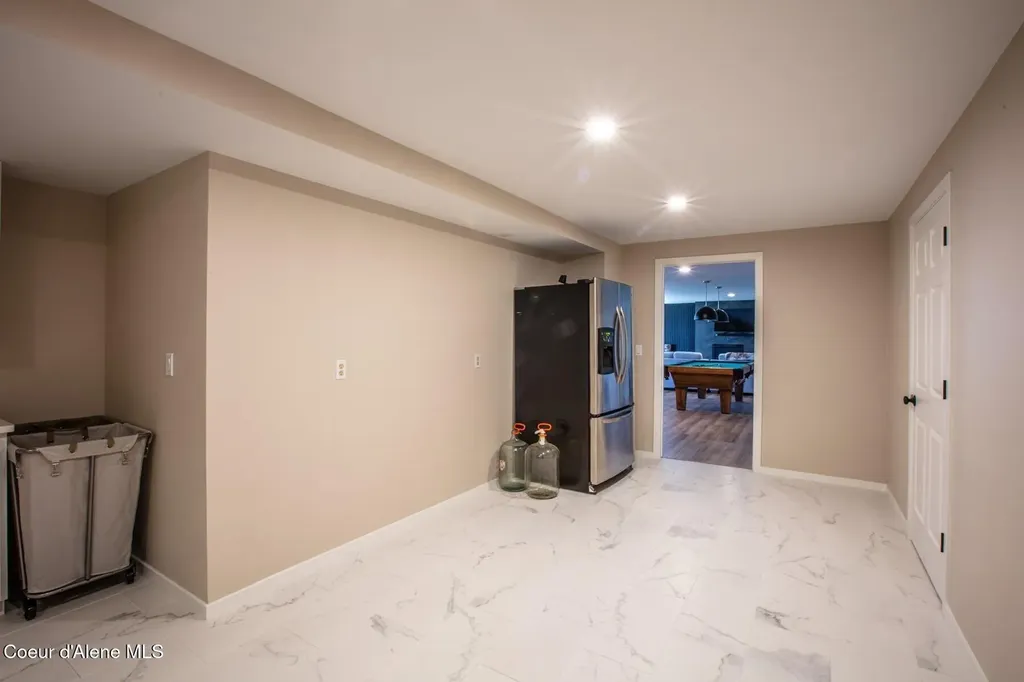 475 Campbell Point Road Laclede ID 83841