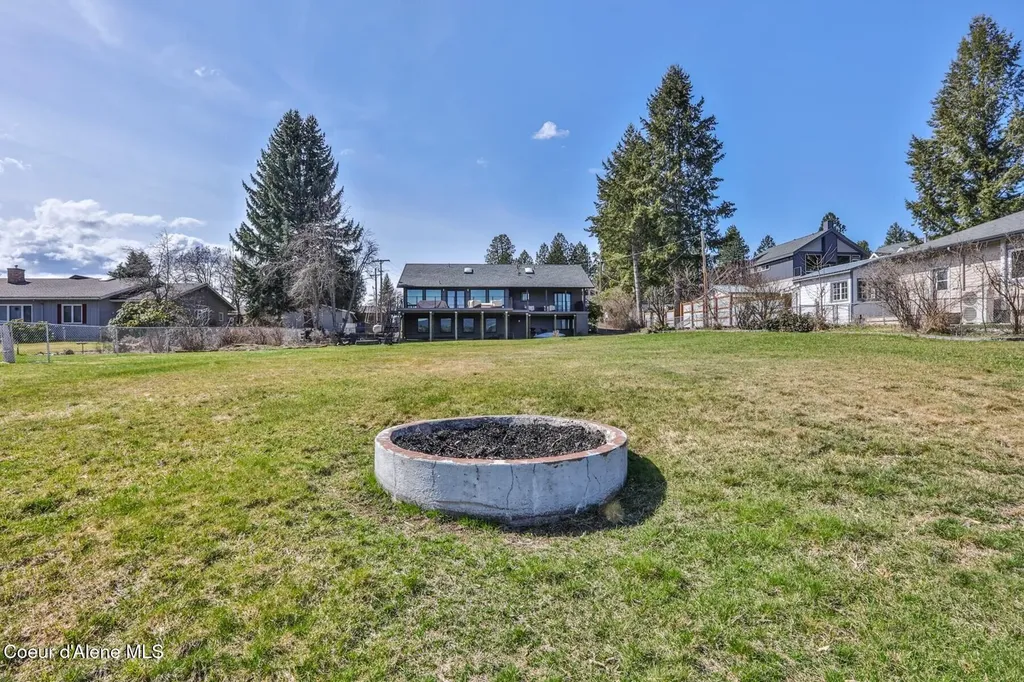 475 Campbell Point Road Laclede ID 83841