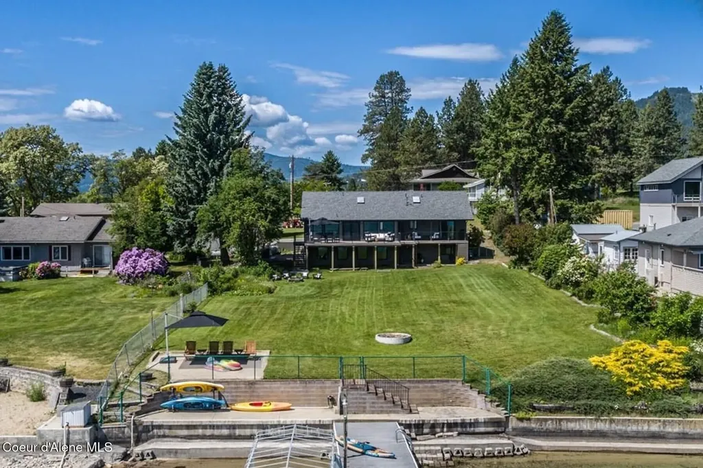 475 Campbell Point Road Laclede ID 83841