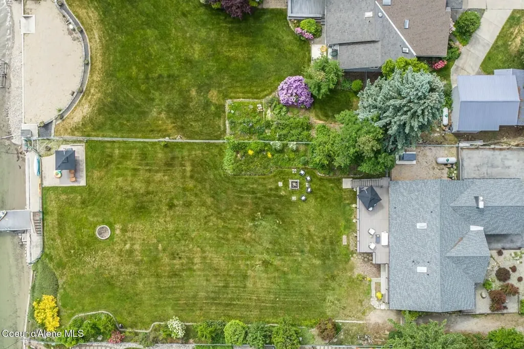 475 Campbell Point Road Laclede ID 83841