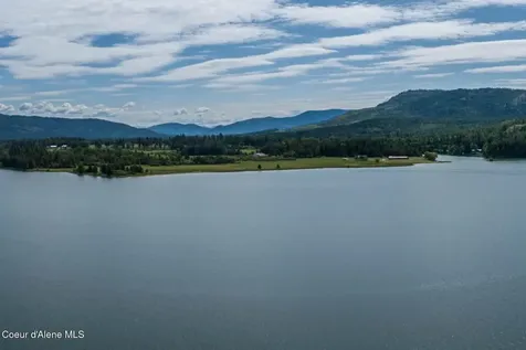 475 Campbell Point Road Laclede ID 83841