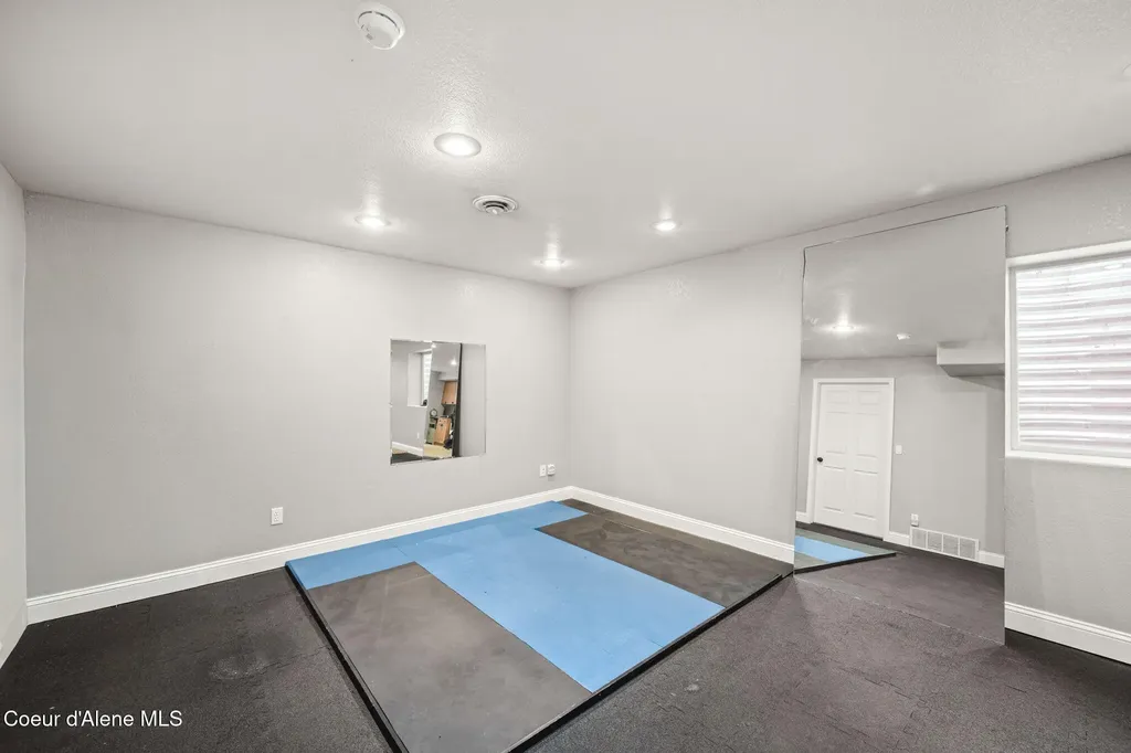 5177 E Shore Cove Post Falls ID 83854