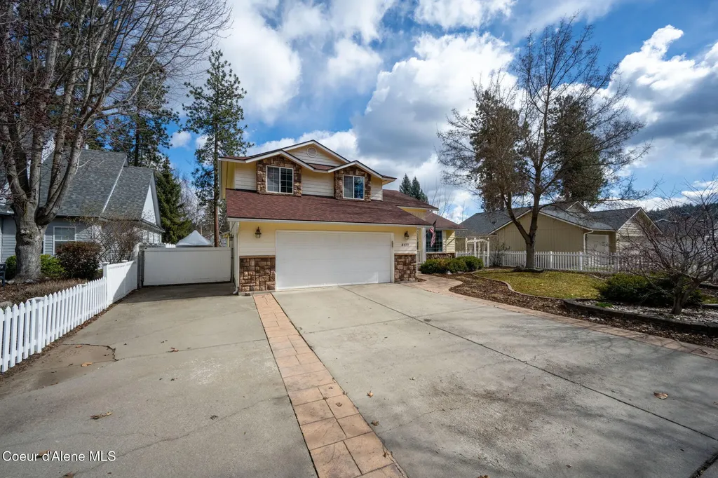5177 E Shore Cove Post Falls ID 83854