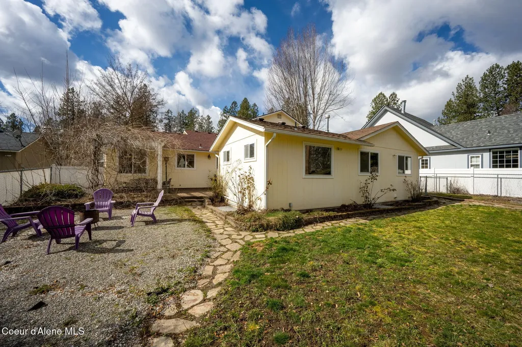 5177 E Shore Cove Post Falls ID 83854