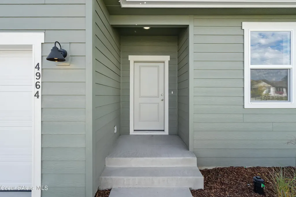 5473 E Aquila Avenue Post Falls ID 83854