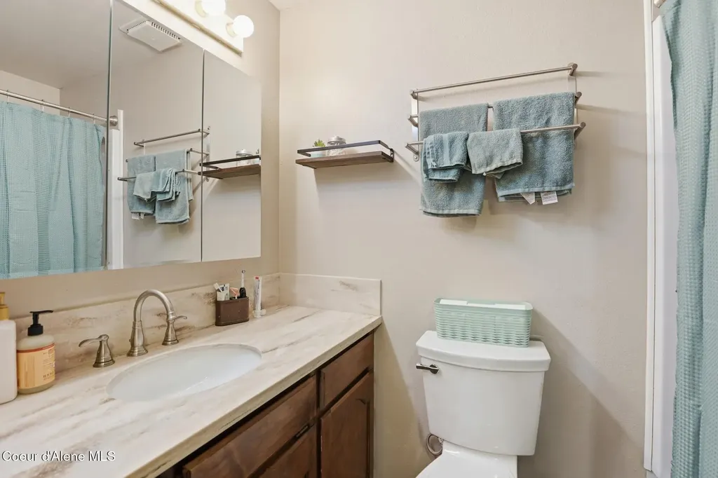1490 N Glasgow Drive Post Falls ID 83854
