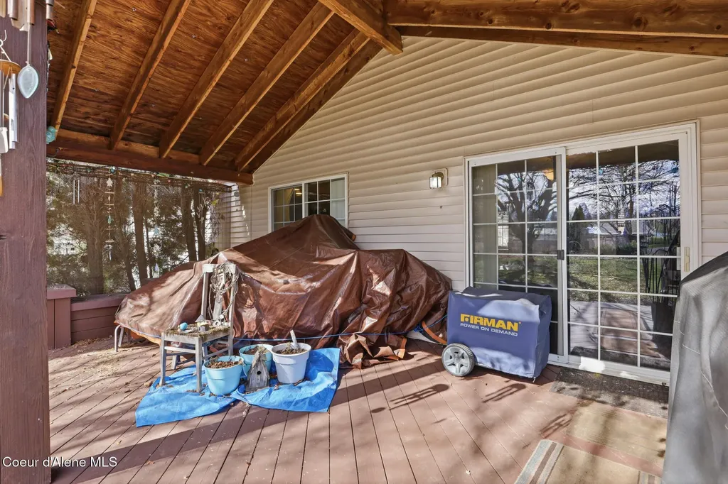 1490 N Glasgow Drive Post Falls ID 83854