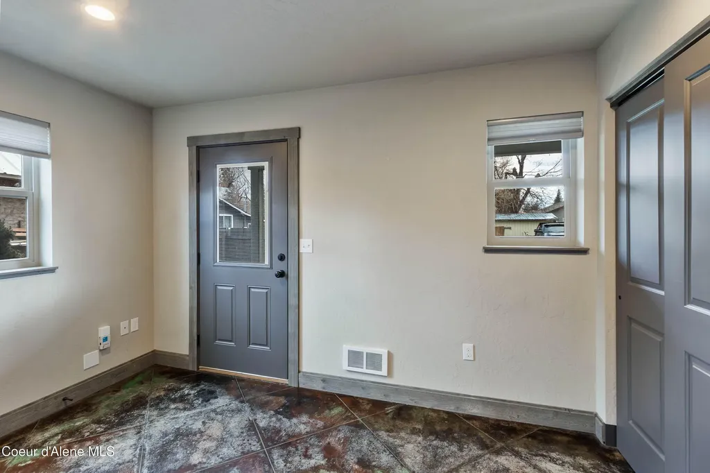 1107 Spruce Street Sandpoint ID 83864