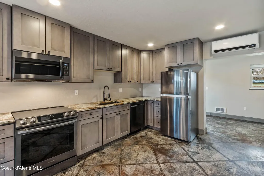 1107 Spruce Street Sandpoint ID 83864