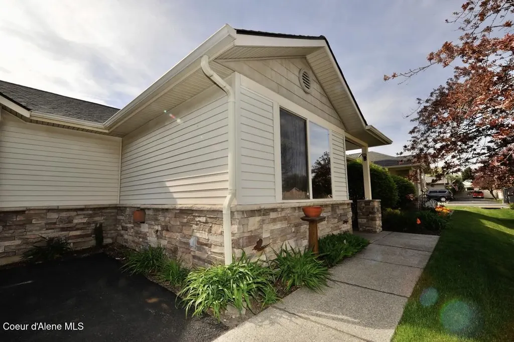 1315 E Mordyl Loop Post Falls ID 83854