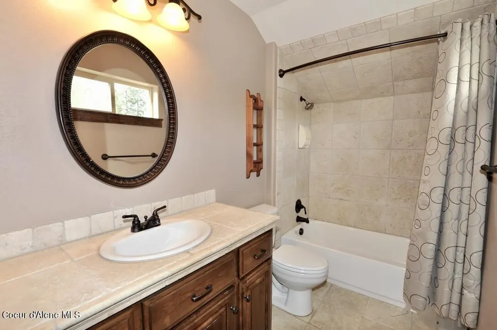 1315 E Mordyl Loop Post Falls ID 83854