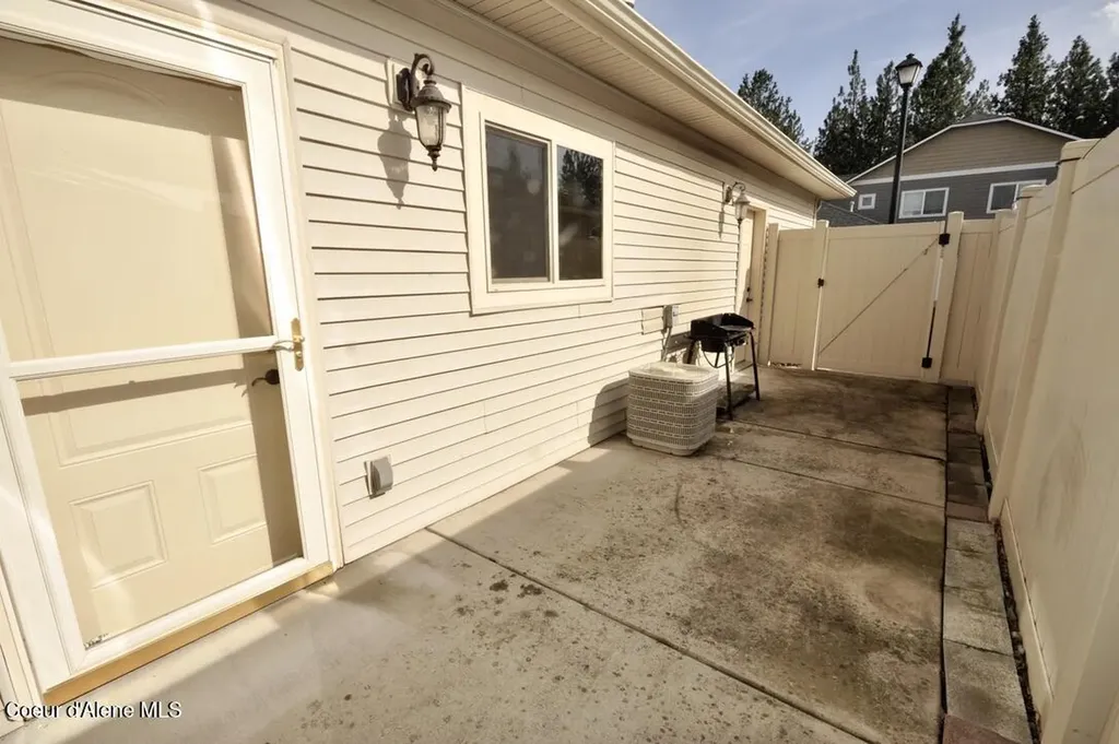 1315 E Mordyl Loop Post Falls ID 83854
