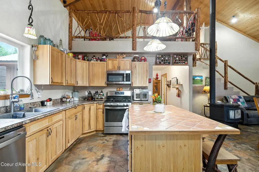 528 Trapper Creek Road Sandpoint ID 83864