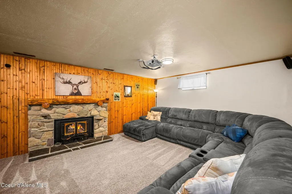 10220 N Reed Road Hayden ID 83835