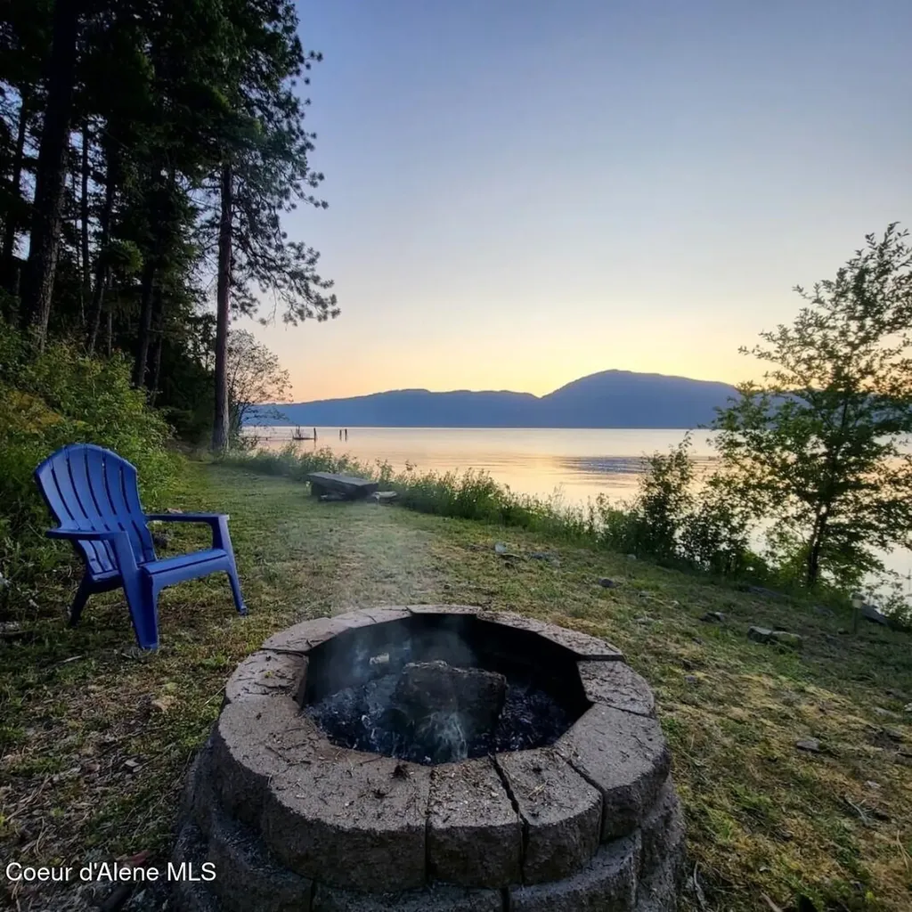 145 Cedar Drive Bayview ID 83803