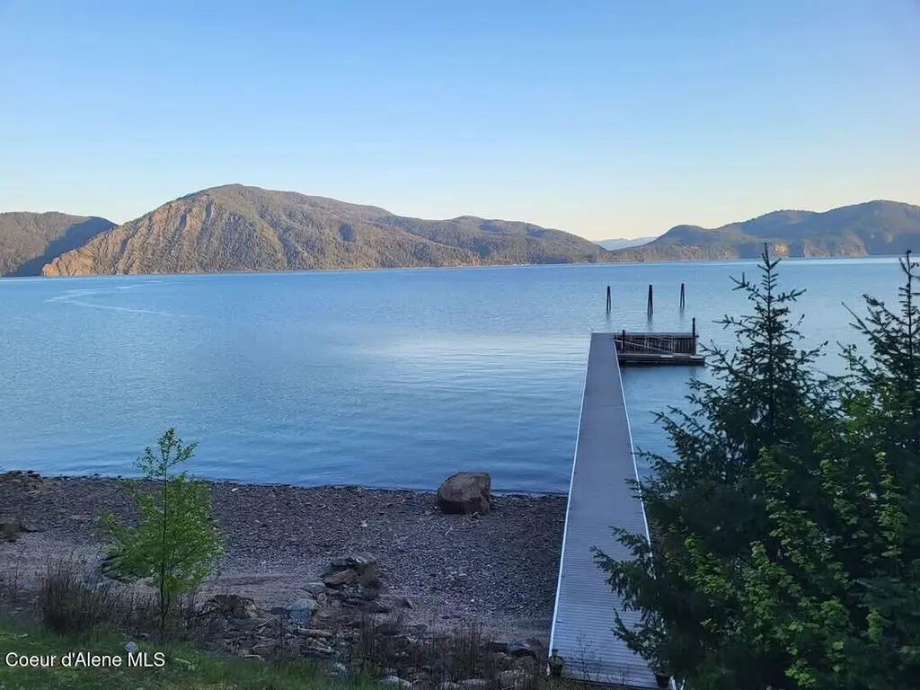 145 Cedar Drive Bayview ID 83803