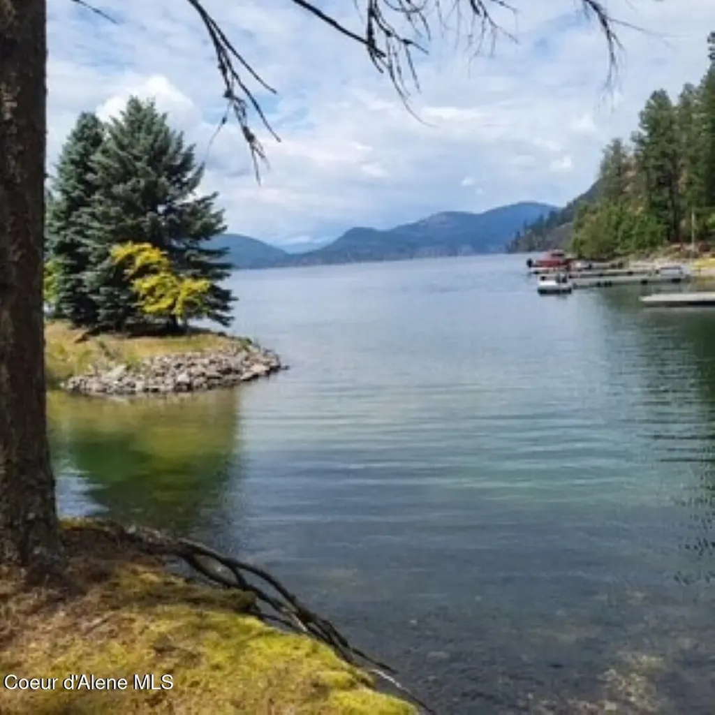 145 Cedar Drive Bayview ID 83803