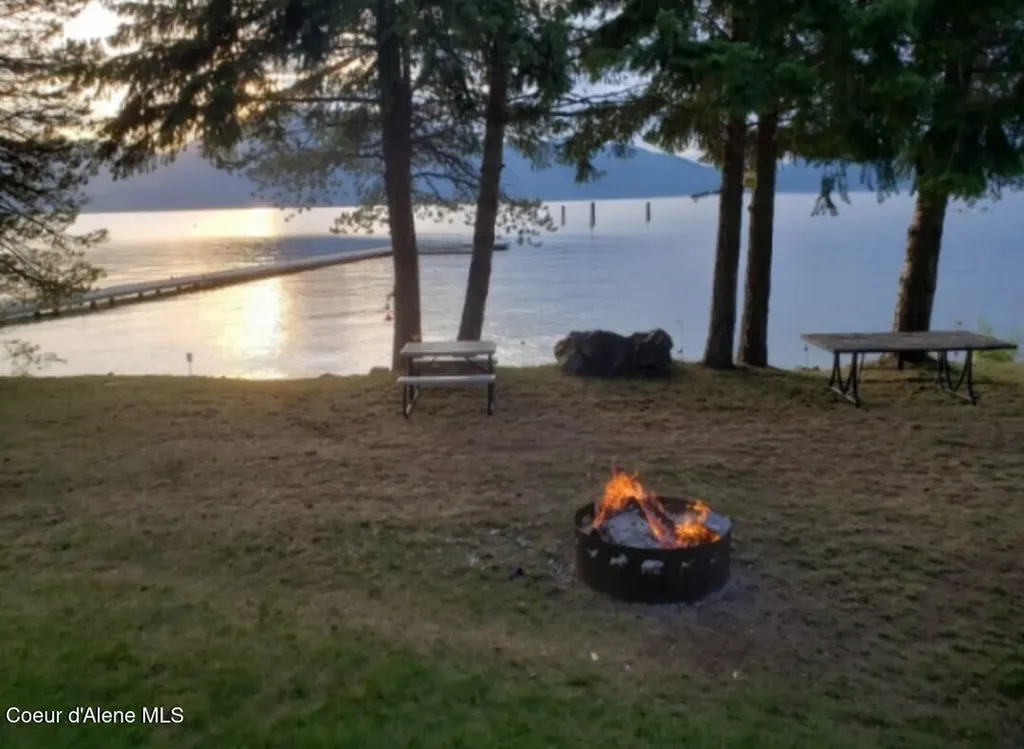 145 Cedar Drive Bayview ID 83803