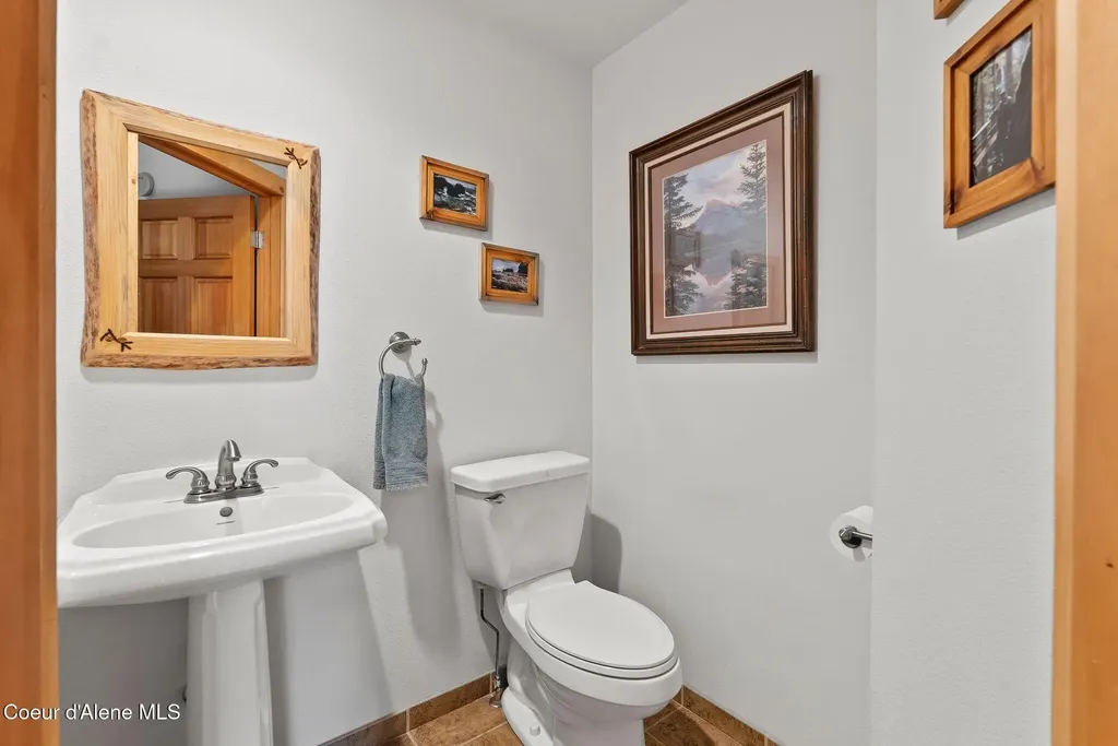 335 Tamarack Lane Sagle ID 83860