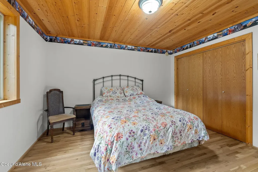 335 Tamarack Lane Sagle ID 83860