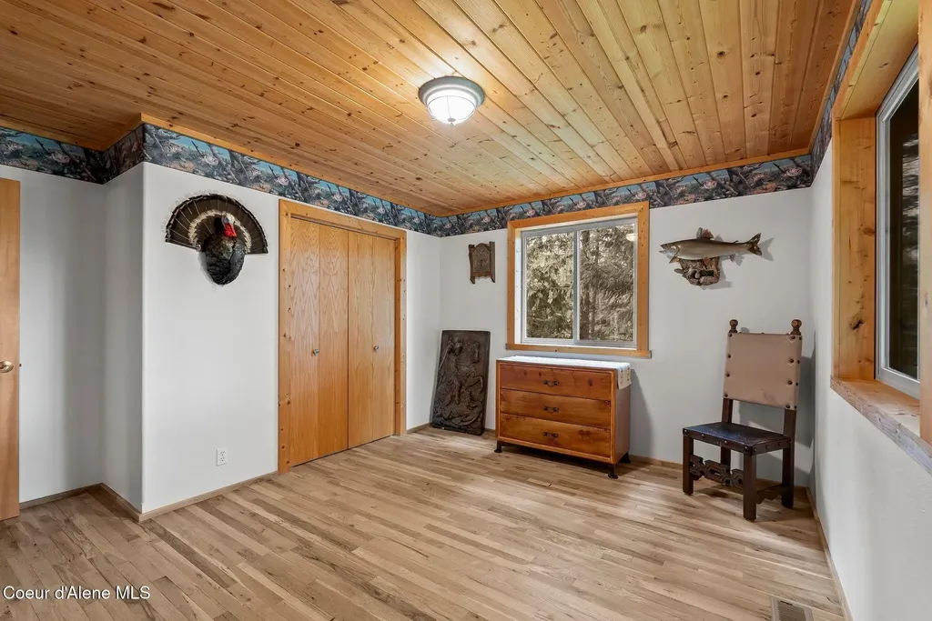 335 Tamarack Lane Sagle ID 83860