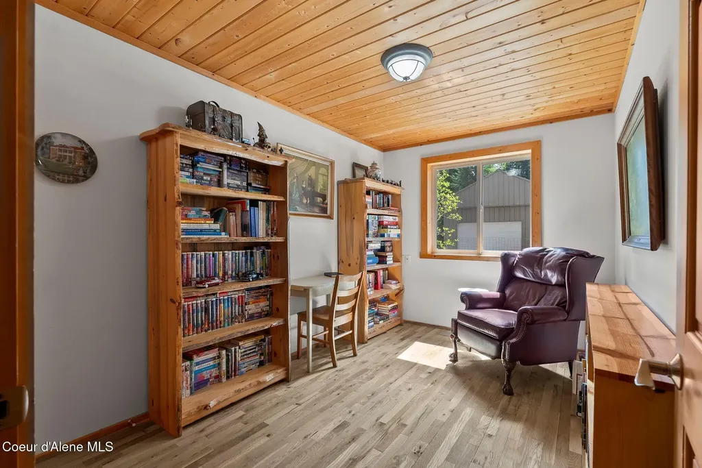 335 Tamarack Lane Sagle ID 83860