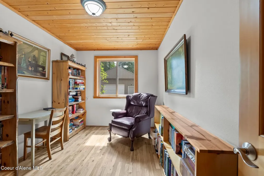 335 Tamarack Lane Sagle ID 83860
