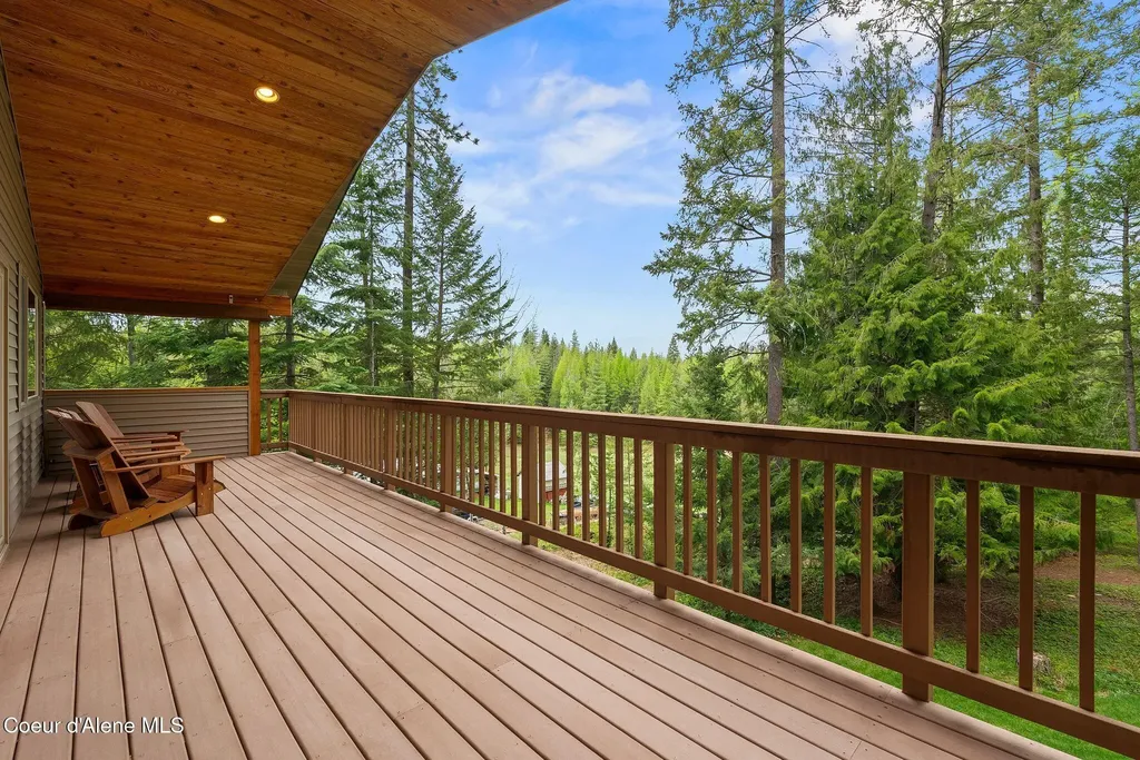 335 Tamarack Lane Sagle ID 83860