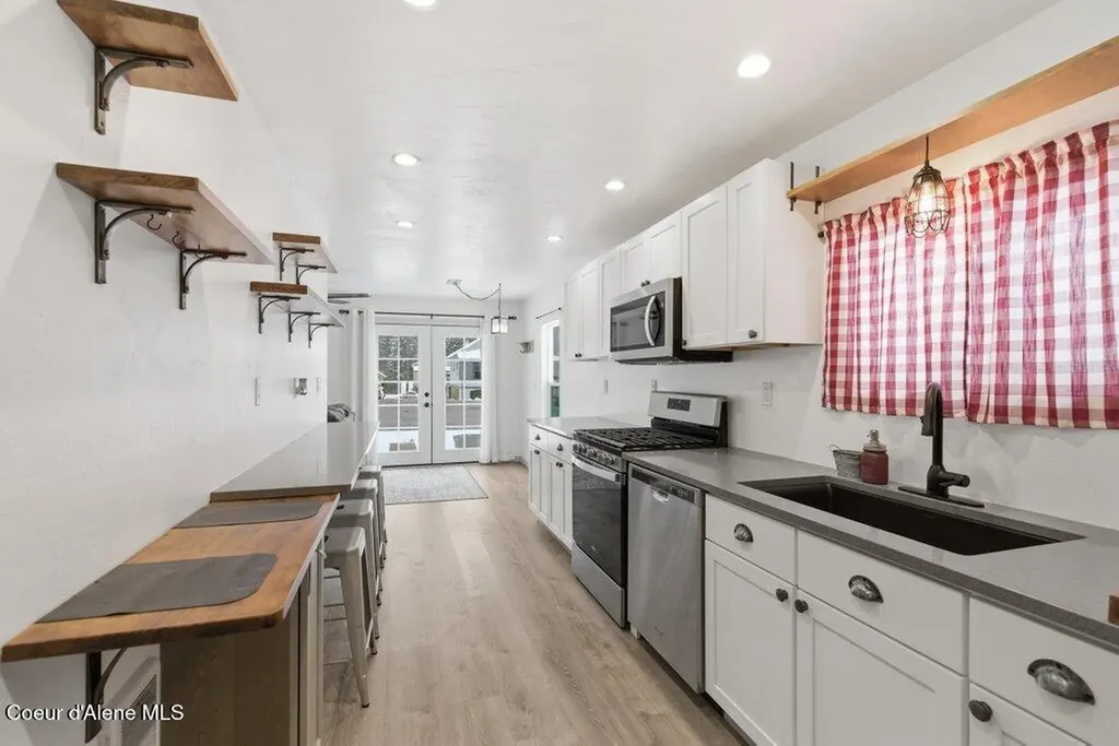 713 Earle Street Mullan ID 83846