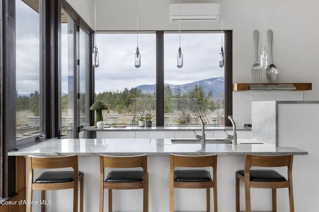 432 Stagecoach Drive Sagle ID 83860
